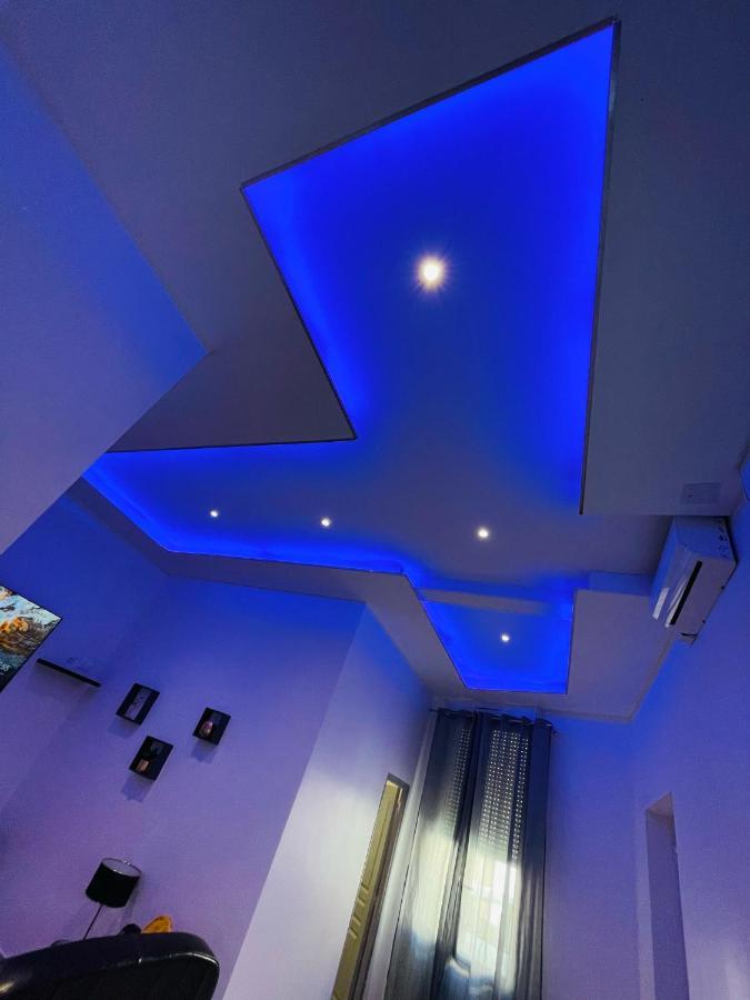 Jolie Maison Individuelle 50 M2 ,design Et Climatisee, Confort, Wifi, Terasse Privee , 5 Min Et Autoroute, Stationnement Gratuit Hébergement de vacances *
