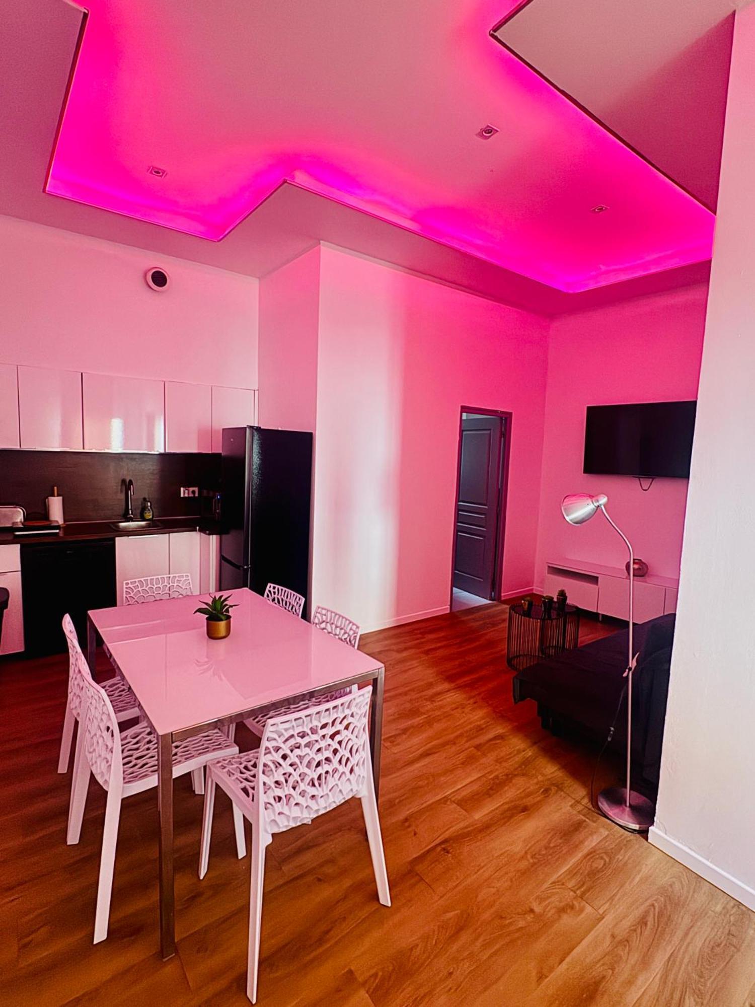 Hébergement de vacances Jolie Maison Individuelle 50 M2 ,design Et Climatisee, Confort, Wifi, Terasse Privee , 5 Min Et Autoroute, Stationnement Gratuit